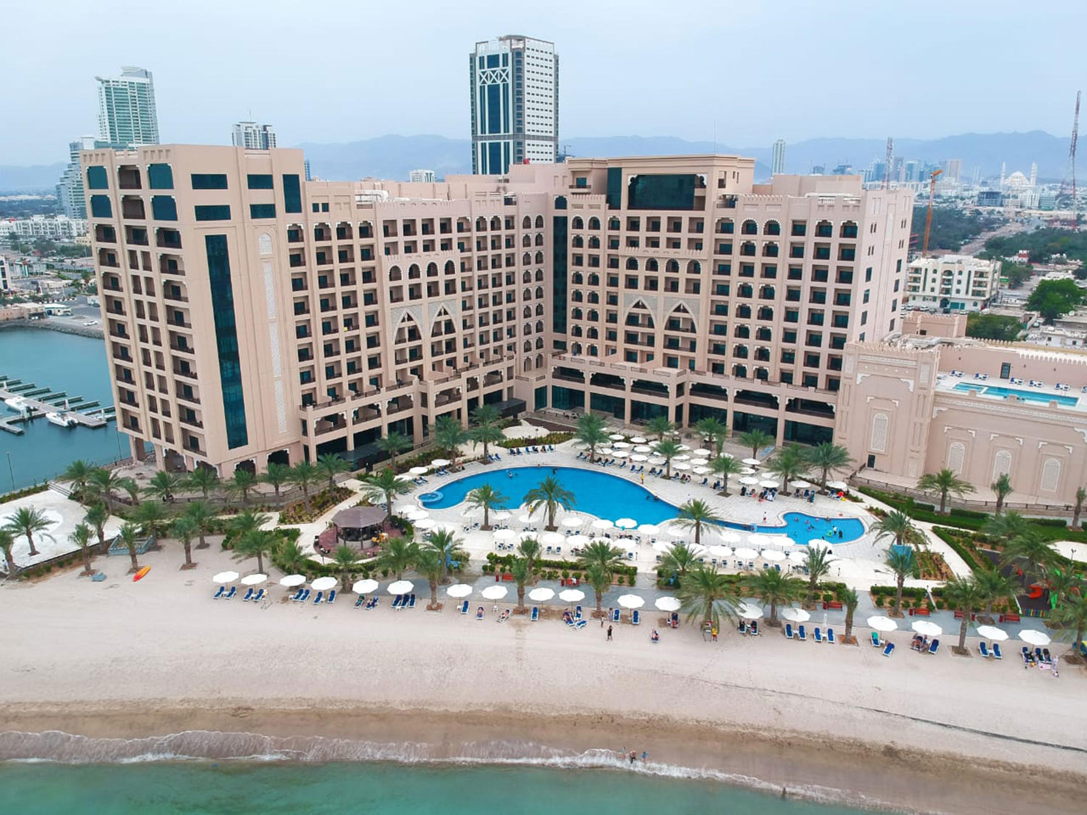 Al Bahar Hotel&Resort Fudschaira Exterior foto The hotel in 2016
