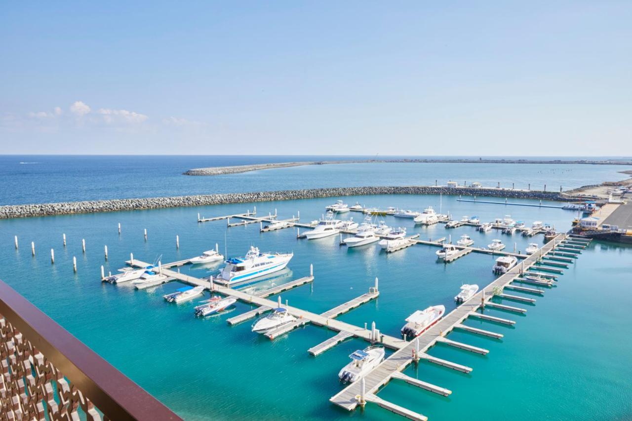 Al Bahar Hotel&Resort Fudschaira Exterior foto Marina at the Atlantis Paradise Island