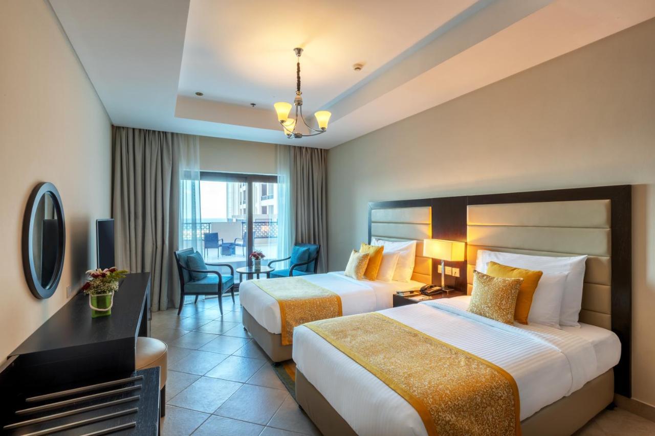 Al Bahar Hotel&Resort Fudschaira Exterior foto A room at the hotel