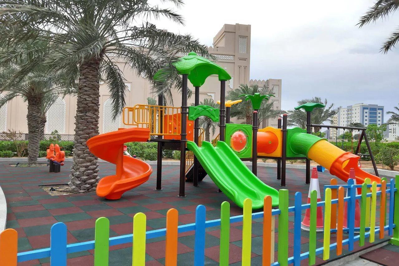 Al Bahar Hotel&Resort Fudschaira Exterior foto Playground in Dubai